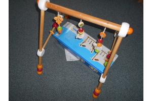 HOUTEN BABY SPEELTRAPEZE (SPEELBOOG) DEMONTABEL.